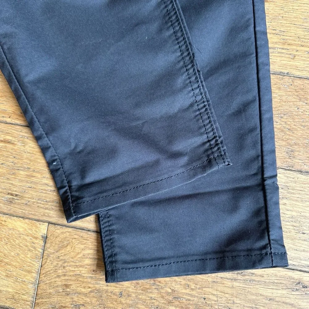New Levi's Women's 29x30 Black High Waisted Mom Jean Tapered‎ Leg